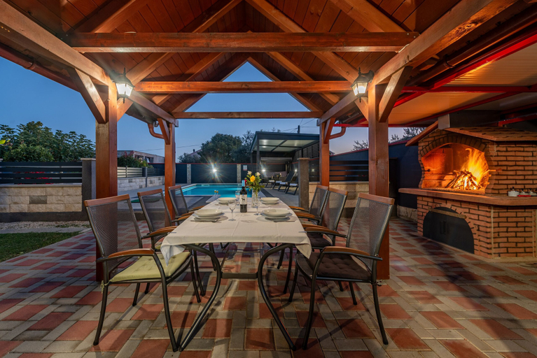 Food & Drinks, Villa Chervil, Benkovac