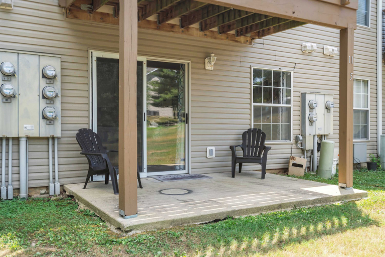 Others 4, Branson Fall Creek Retreat w/ Deck Views!, Taney