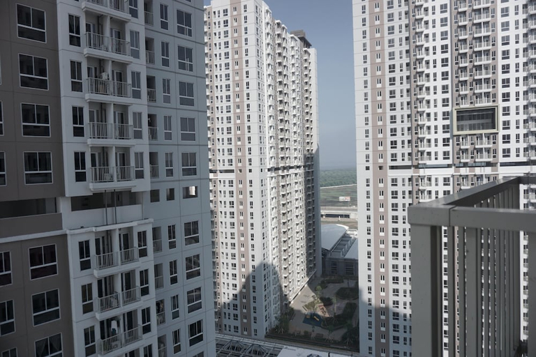 Exterior & Views, Relax And Comfy Studio At Tokyo Riverside Pik 2 Apartment, Tangerang