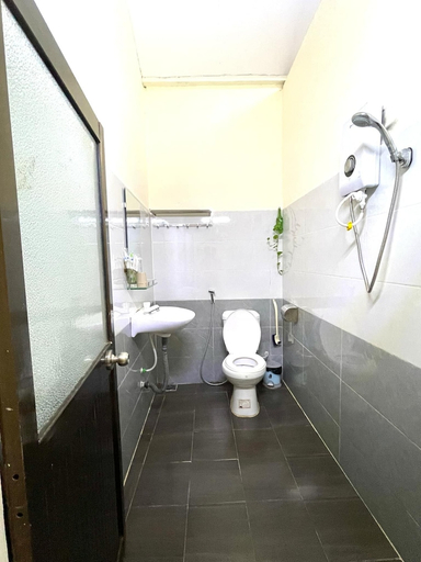 Bathroom, Lake View Homestay, Pleiku