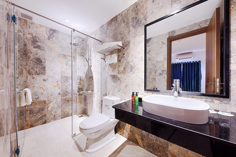 Bathroom, Essenza Hotel, Da Nang