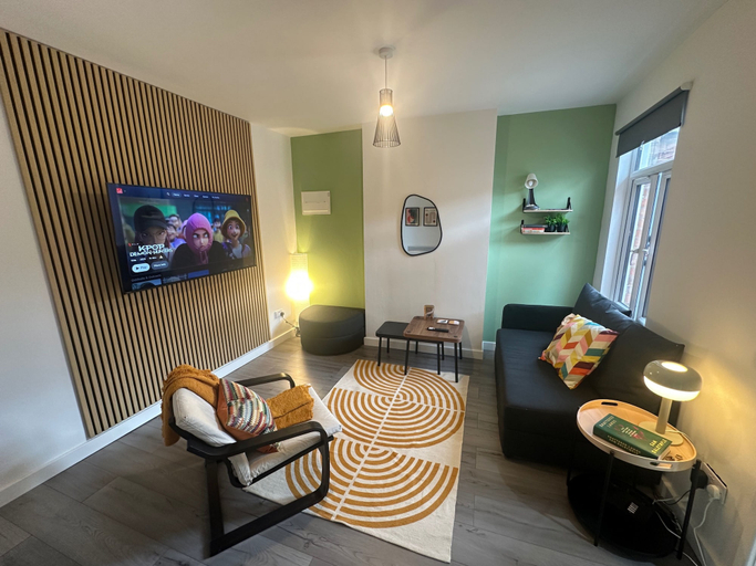 Living area 5, Green Lane 1-Bed Apartment - Sleeps 4 & Pets Ok, Leicester