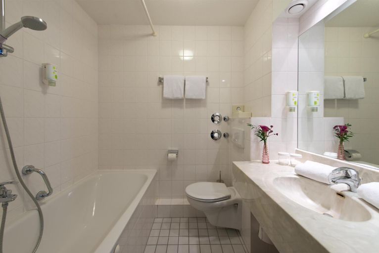 Bathroom 4, ACHAT Hotel Frankenthal in der Pfalz, Frankenthal (Pfalz)