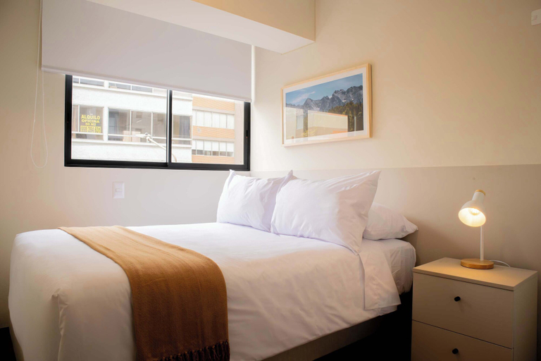 Room 2, w Enchanting 2BR w Balcony Near Kennedy Park, Lima