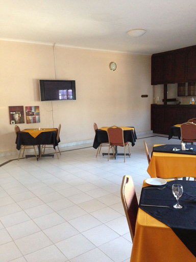 Food & Drinks, White Palace Hotel, Serowe