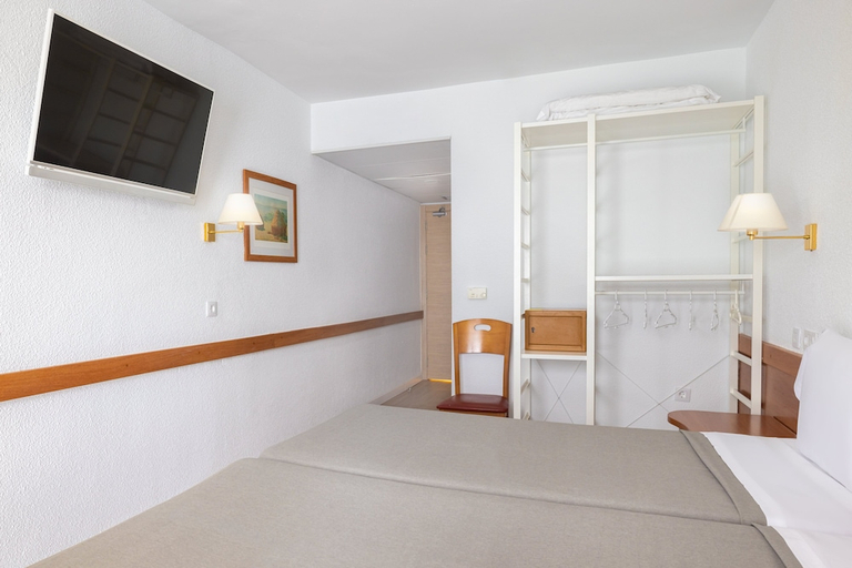 Bedroom 3, htop Royal Star & SPA, Girona