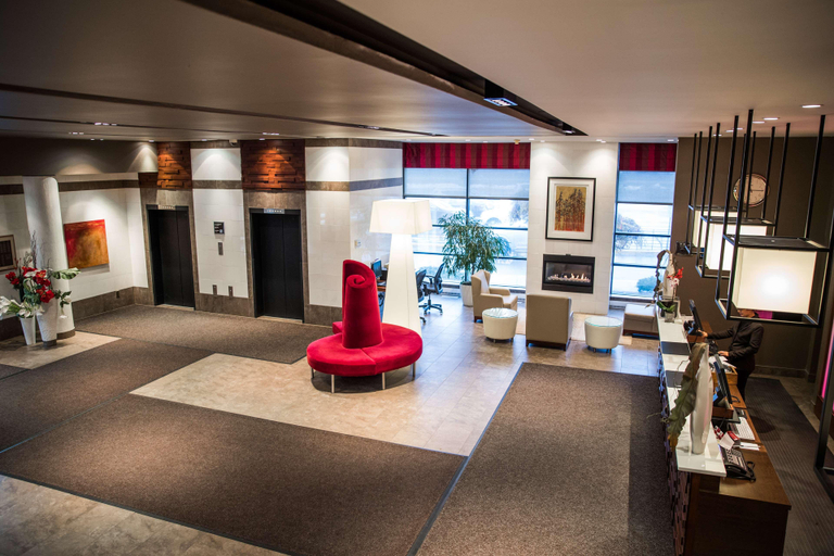 Public Area 2, Hôtel Ruby Foo's, Montréal