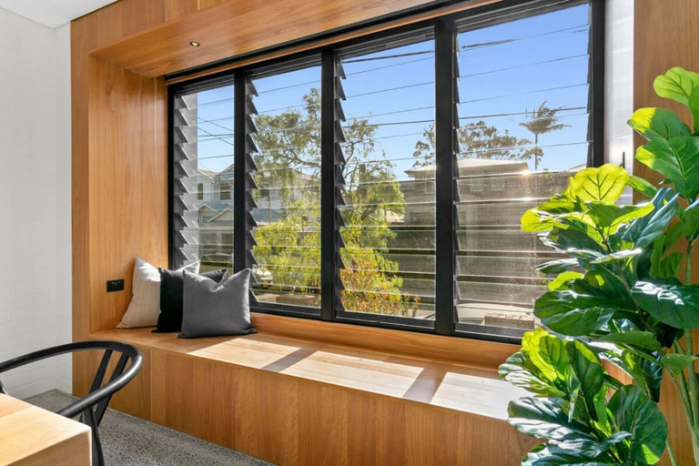Interior 5, Impeccable 3-bed Home Near the Beach, Sydney