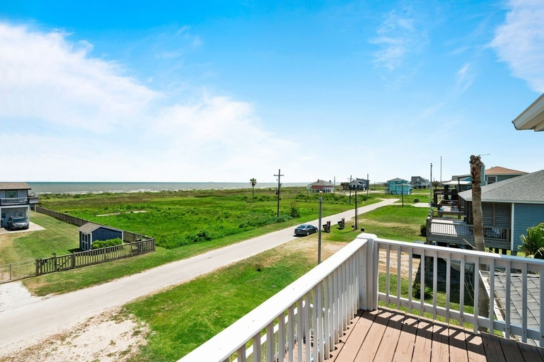 Property grounds 2, Bolivar Del Mar 3 Bedroom Home by RedAwning, Galveston