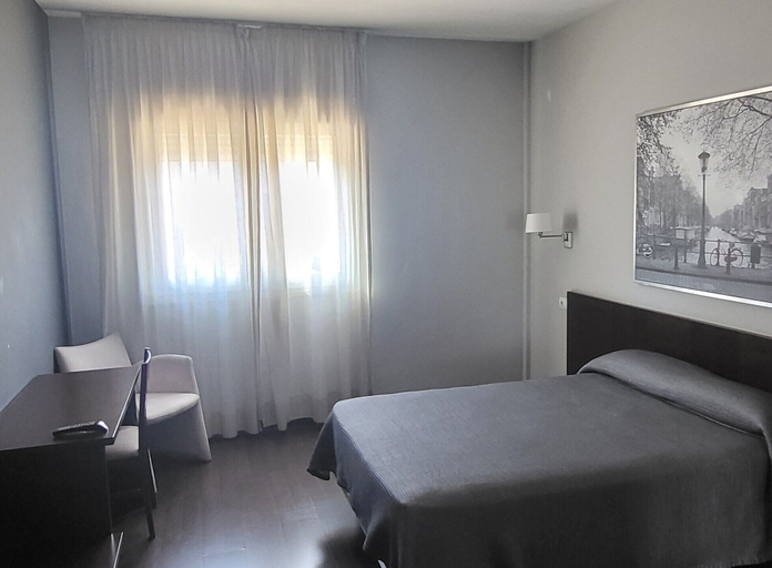 Bedroom 3, Hostal T4, Madrid