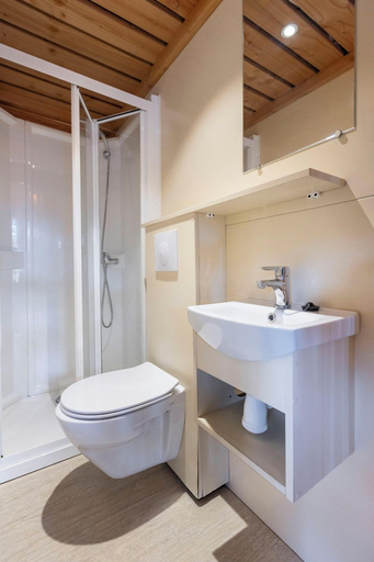 Bathroom, Huttopia Lac de Carcans, Gironde