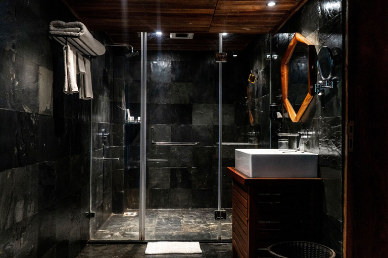 Bathroom 4, De Foret, South Andaman