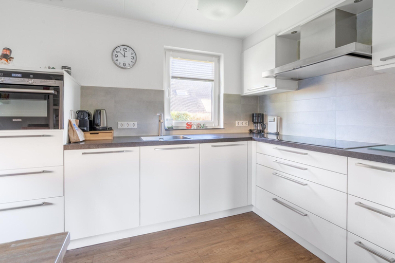 Private kitchen, Charming Villa Near the sea and Forest, Texel