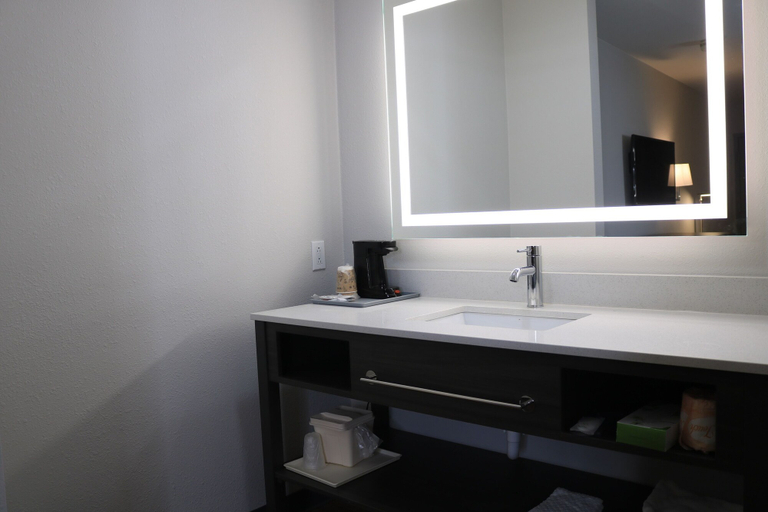 Bathroom 5, Clarion Pointe, Rutherford