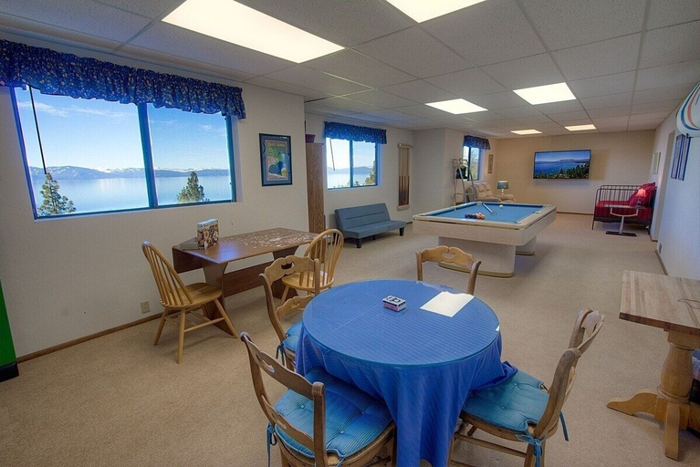 Game room 4, Lake View Glen 4 Bedroom Home by RedAwning, Douglas