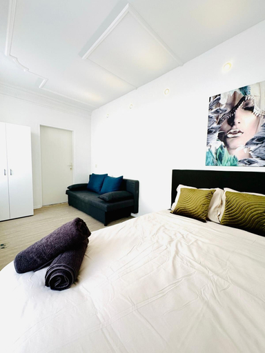 Interior, 4BR Apartment Near FAC Platz, Wien