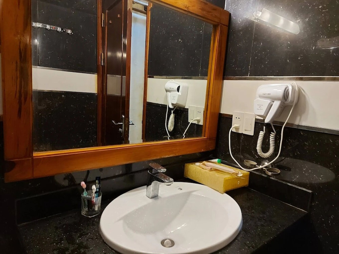 Bathroom 3, KHACH SAN TRIEU KY VOONG, Lạng Sơn