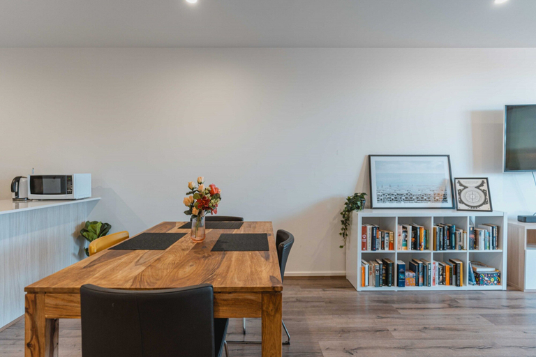 Dining 4, Lonsdale St 1-bed Unit With Study Area and Parking, Canberra