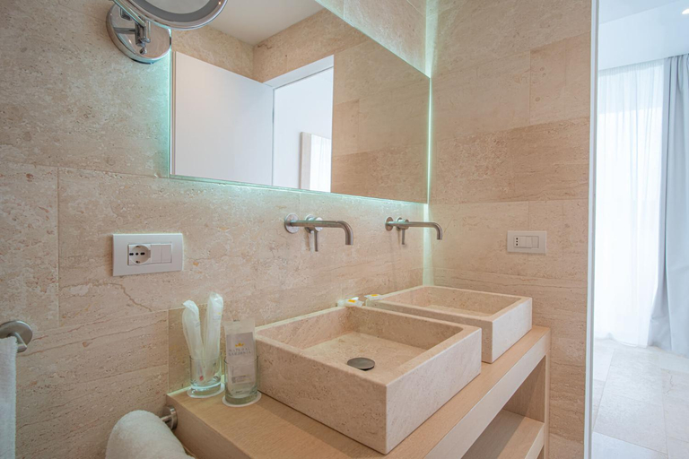 Bathroom 5, La Coluccia, Olbia-Tempio