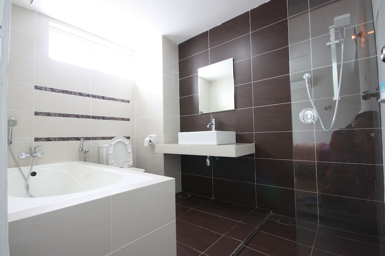Bathroom 3, Shamrock Beach Villas 9, Penang Island