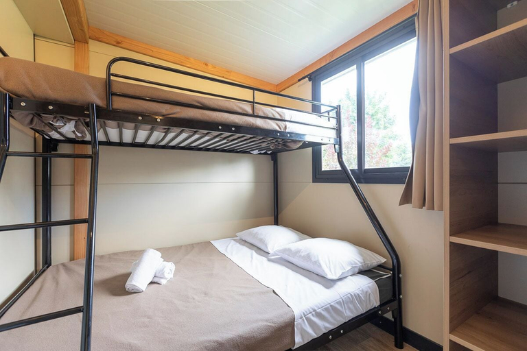 Bedroom 3, Huttopia Lac de la Siauve, Cantal