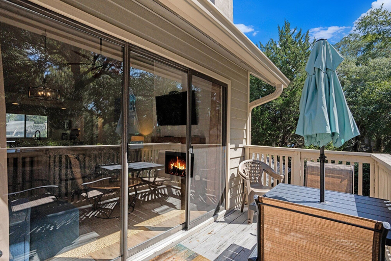 Outdoor dining 5, 2d West Hyde Park 3 Bedroom Condo, Horry