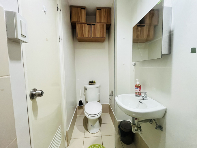 Bathroom 4, Bright Studio Sleeps 3 With Parking and City View, Cagayan de Oro City