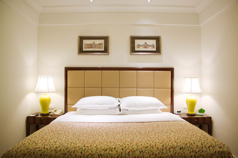 Bedroom 4, Ramada Plaza by Optics Valley Hotel Wuhan Wuchang, Wuhan