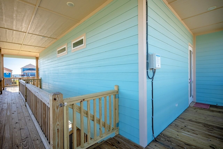 Interior 5, Tidewater 4 Bedroom Home by RedAwning, Galveston