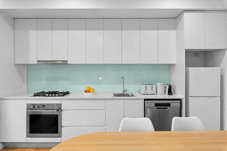 Room 2, Central Art-filled 2 Beds With Balcony Aircon, Sydney