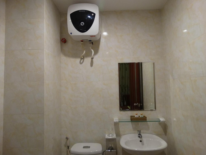 Bathroom 3, Hoa Vinh Hotel, District 9