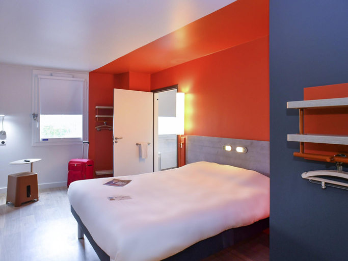 Bedroom 4, ibis budget Coutances, Manche