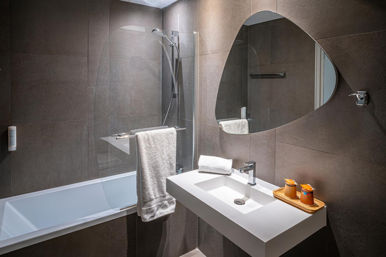 Bathroom 3, Hotel Vauban Briancon Serre Chevalier, Hautes-Alpes