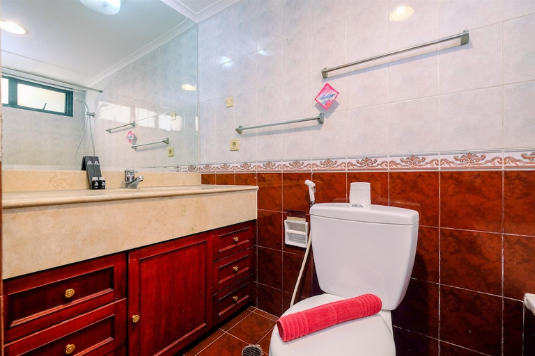 Bathroom 4, Spacious And Luxury 3Br At Sudirman Tower Condominium Apartment, Jakarta Selatan
