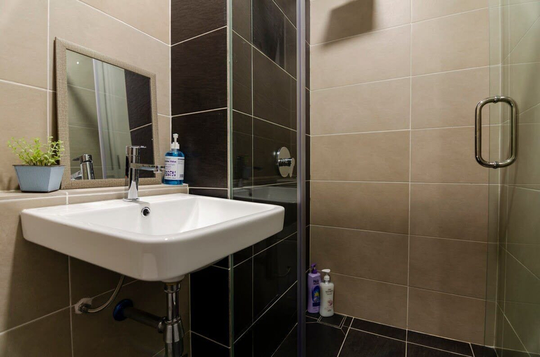 Bathroom 4, 3BR D'pristine Suite Near Legoland, Stunning Views, Johor Bahru