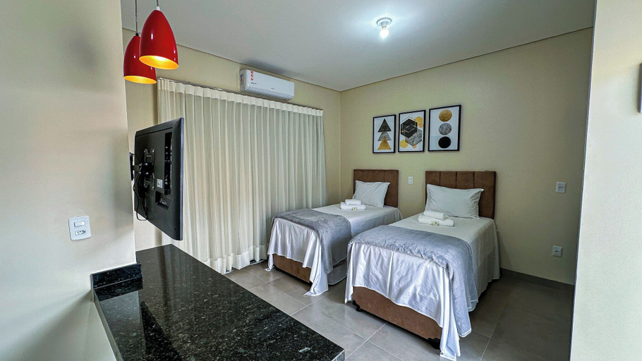 Room 4, Flat & Hotel Executive, Confresa