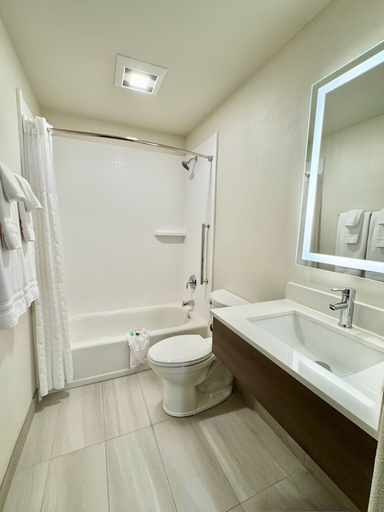 Bathroom 3, Alaska's Select Inn Wasilla, Matanuska-Susitna