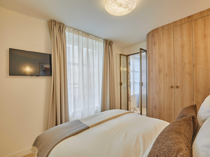 Bedroom 2, Apartment Louvre Palais Royal, Paris