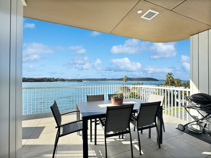 Balcony 5, Deluxe 3-bed Unit With Views, Eurobodalla