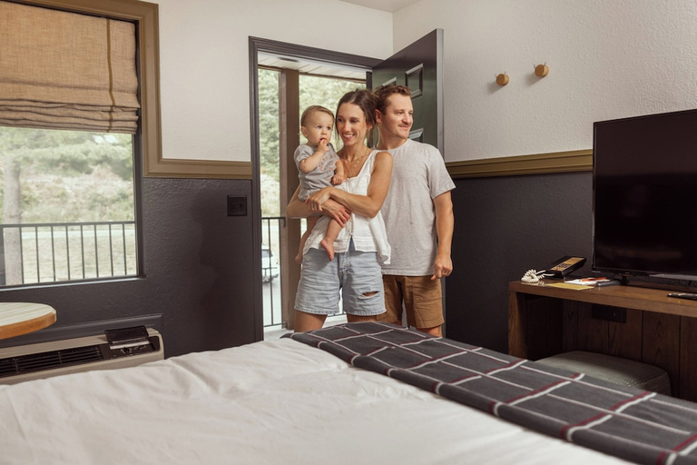Bedroom 3, The Ozarker Lodge, Taney