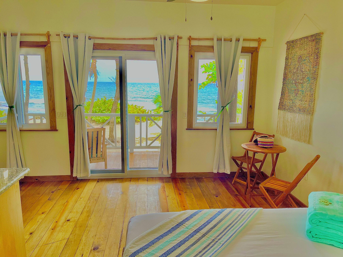 Living area 2, Turtle Beach Sanctuary Utila, Utila