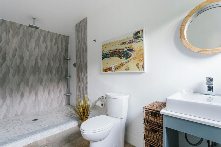 Bathroom 5, Hotel El Cid by AvantStay, Riverside