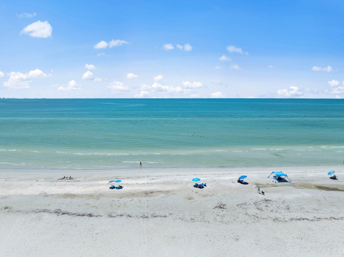 Room 3, Loggerhead Cay 302 w Bikes Pool on Beach, Lee