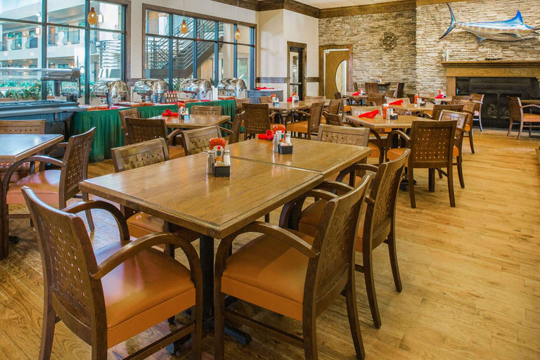 Food & Drinks, Ramada Tropics Resort & Conf Center by Wyndham Des Moines, Polk