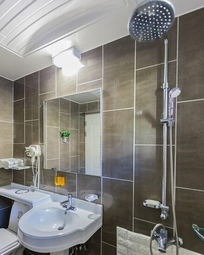 Bathroom 3, Namhae Oceanview Pension, Namhae