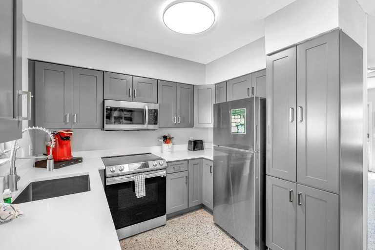 Private kitchen 3, Barefoot Bungalow 2 Bedroom Home, Manatee