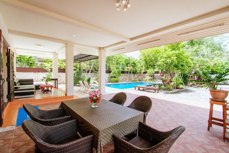 Food & Drinks 4, Private Residence Hosted by Sasithorn, Bang Lamung