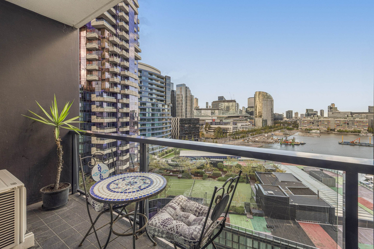 Others 2, Docklands Waterfront Elegance With Cityscape Views, Melbourne