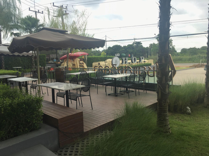 Food & Drinks 5, Chaisaeng Villa, Muang Sing Buri