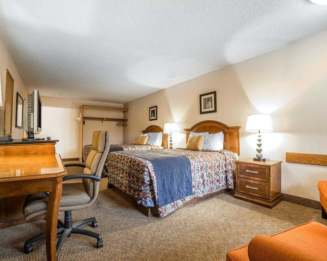 Bedroom 3, Rodeway Inn Baker City, OR, Baker